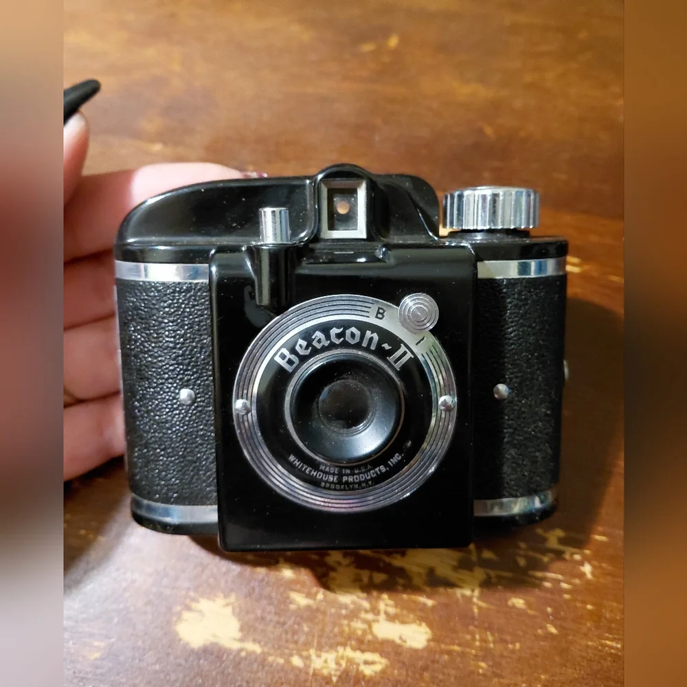 Vintage 1940’s Beacon Camera With Original Leather Case